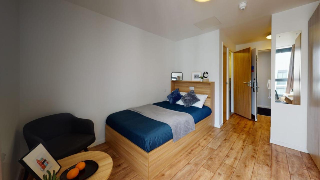 Sterling Court In Wembley London Eksteriør billede