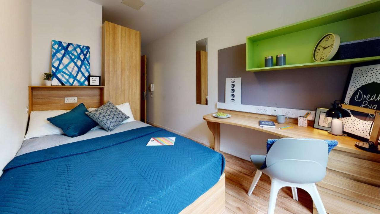 Sterling Court In Wembley London Eksteriør billede